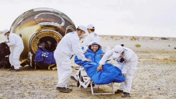 Chinese Astronauts Return to Earth After 6 Months on Space Station