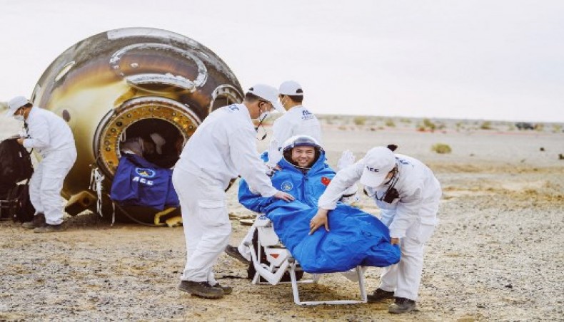 Chinese Astronauts Return to Earth After 6 Months on Space Station